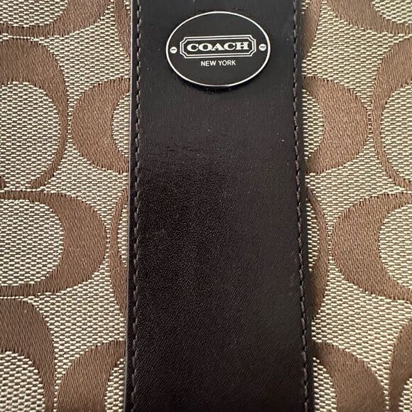 Coach Signature canvas wristlet with leather trim. - Picture 5 of 6